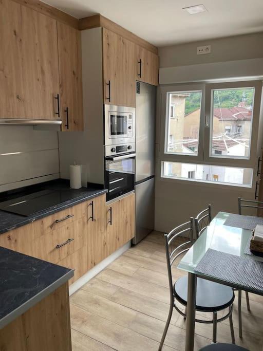 Adoracte 4 Mieres Apartamentos Екстериор снимка